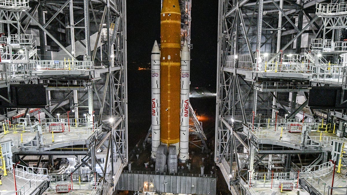 NASA provides 'high-level' update on Artemis moon landings, more. Watch