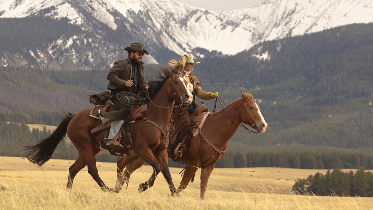 Rip and Beth ride in 'Dutton Ranch, the 'Yellowstone' spinoff in Texas