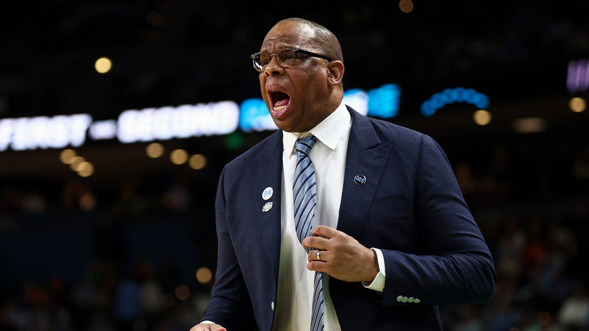 Time to see how serious UNC is about basketball. Go get Todd Golden