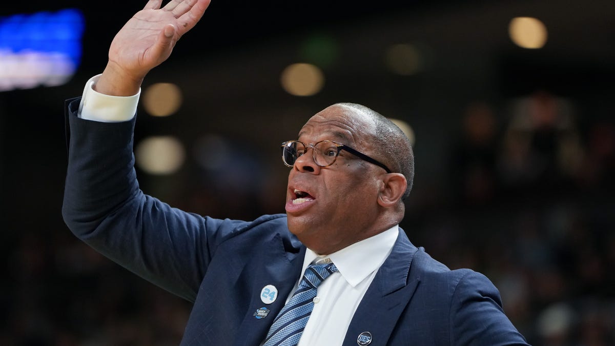 North Carolina Tar Heels head coach Hubert Davis instructs his team against the VCU Rams in the first half of a first round game of the men's 2026 NCAA Tournament at Bon Secours Wellness Arena.