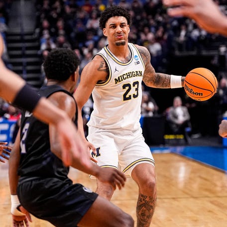 Michigan's Yaxel Lendeborg looks to pass the ball during the first-round NCAA Tournament game against Howard at KeyBank Center in Buffalo on March 19, 2026.