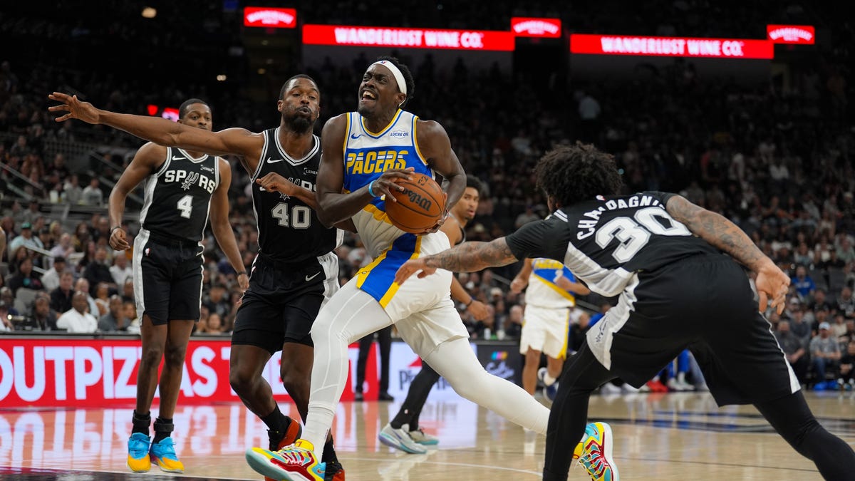 Οι καλύτερες φωτογραφίες των Spurs εναντίον Pacers σε αγώνα μπάσκετ του NBA