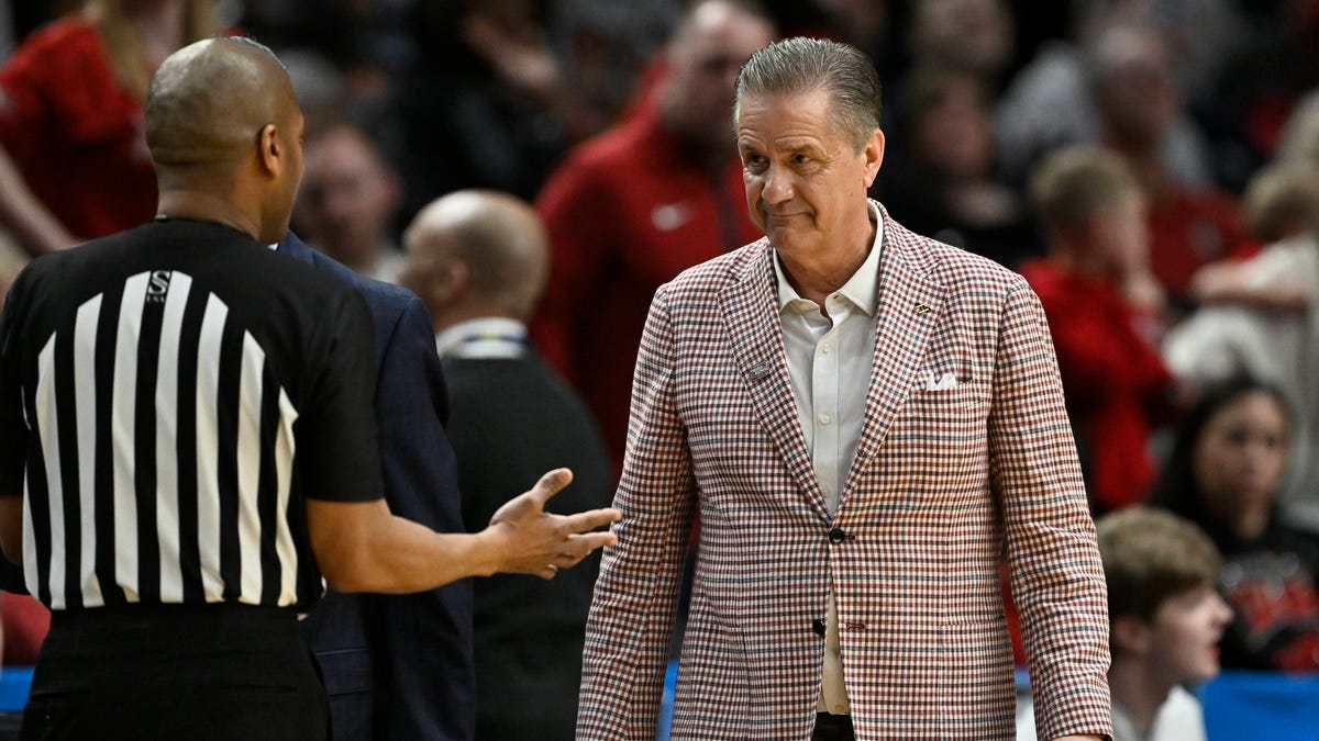 John Calipari played possum. Now, he's got Arkansas back to Sweet 16