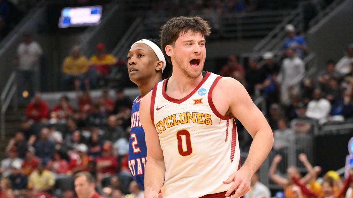 Kentucky vs Iowa live updates: March Madness Round 2 game score, highlights