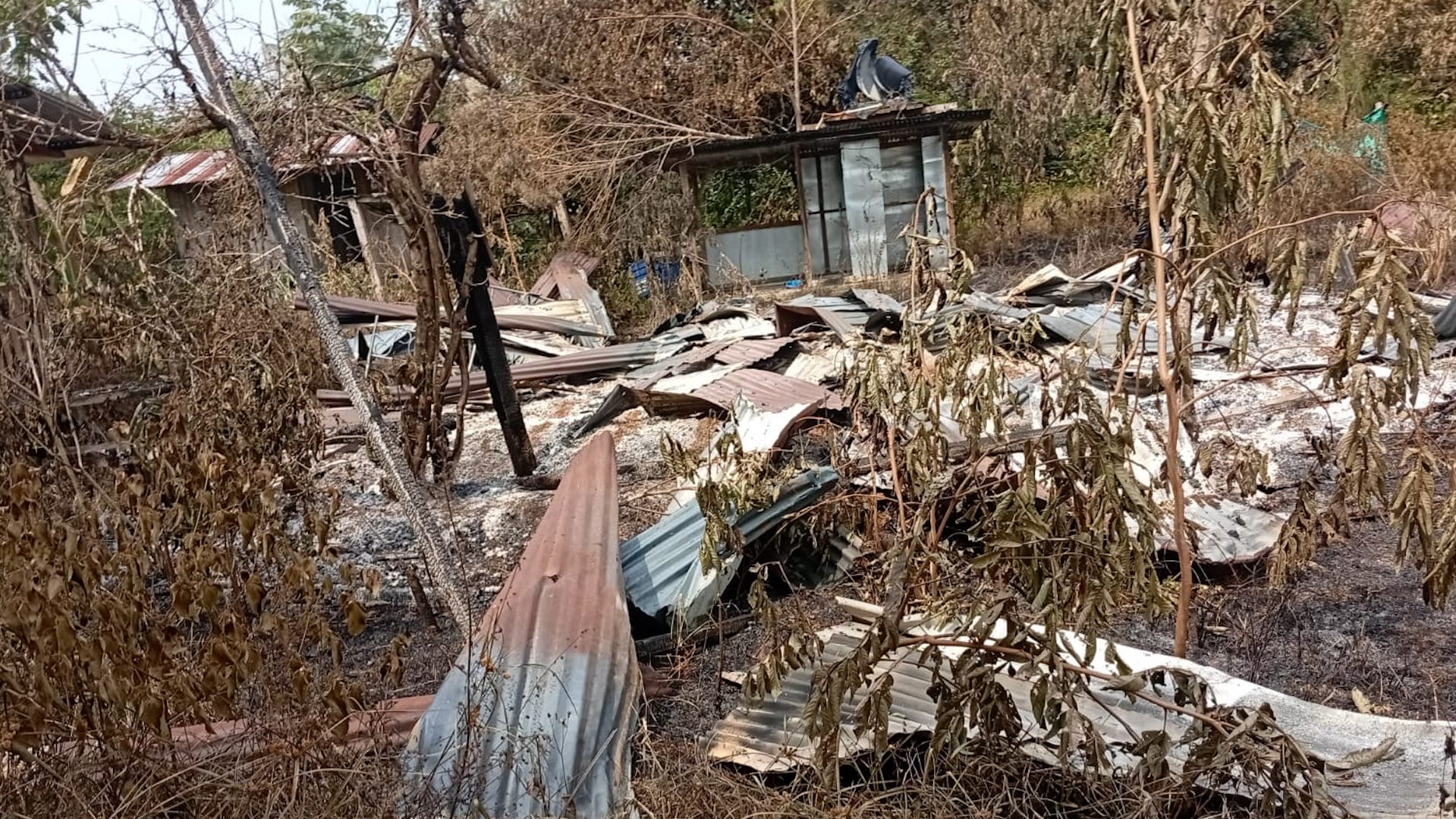 शिकायत में कहा गया है कि संयुक्त अमेरिकी अभियान ने इक्वाडोर में खेतों, घरों पर बमबारी की