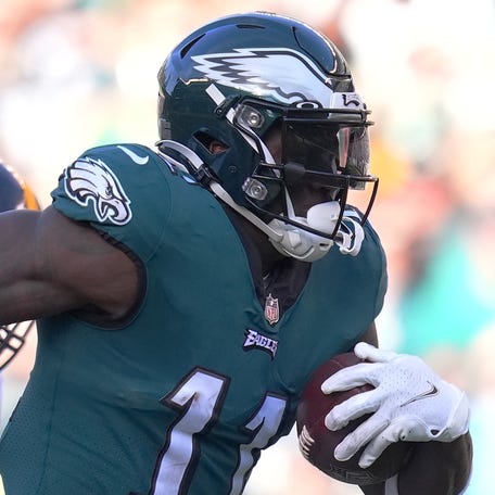 PHILADELPHIA, PENNSYLVANIA - OCTOBER 30: A.J. Brown #11 of the Philadelphia Eagles runs with the ball after a catch in the fourth quarter of a game against the Pittsburgh Steelers at Lincoln Financial Field on October 30, 2022 in Philadelphia, Pennsylvania. (Photo by Mitchell Leff/Getty Images)