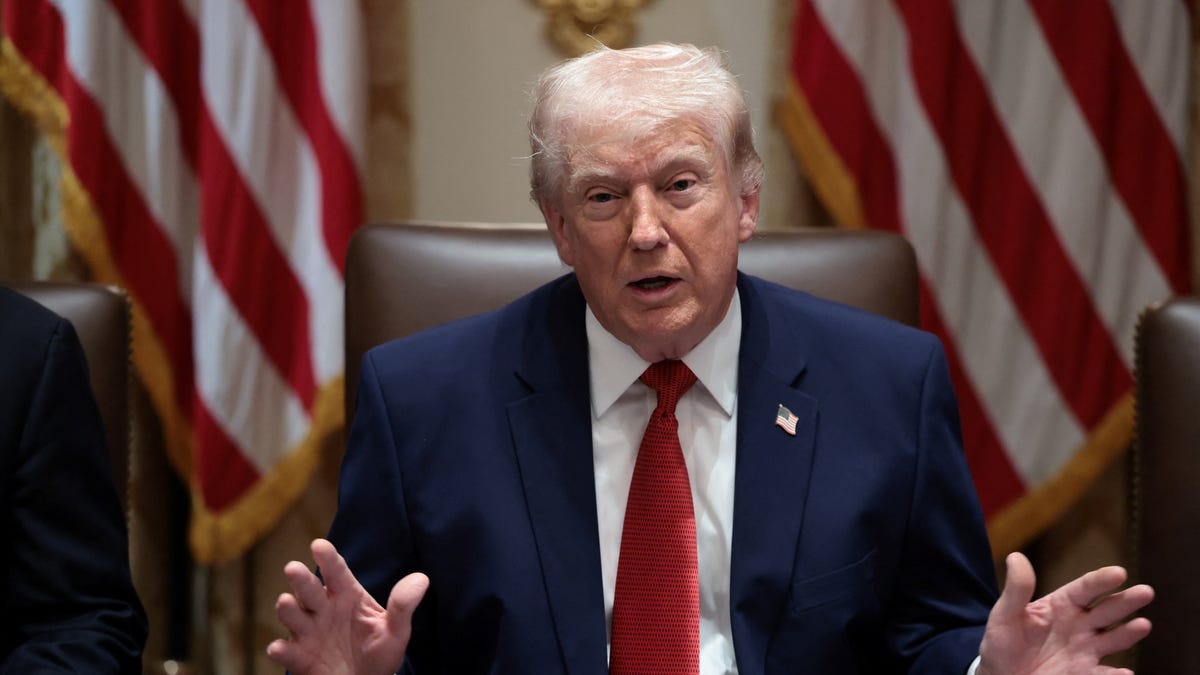 U.S. President Donald Trump holds a cabinet meeting at the White House in Washington, D.C., U.S., March 26, 2026.