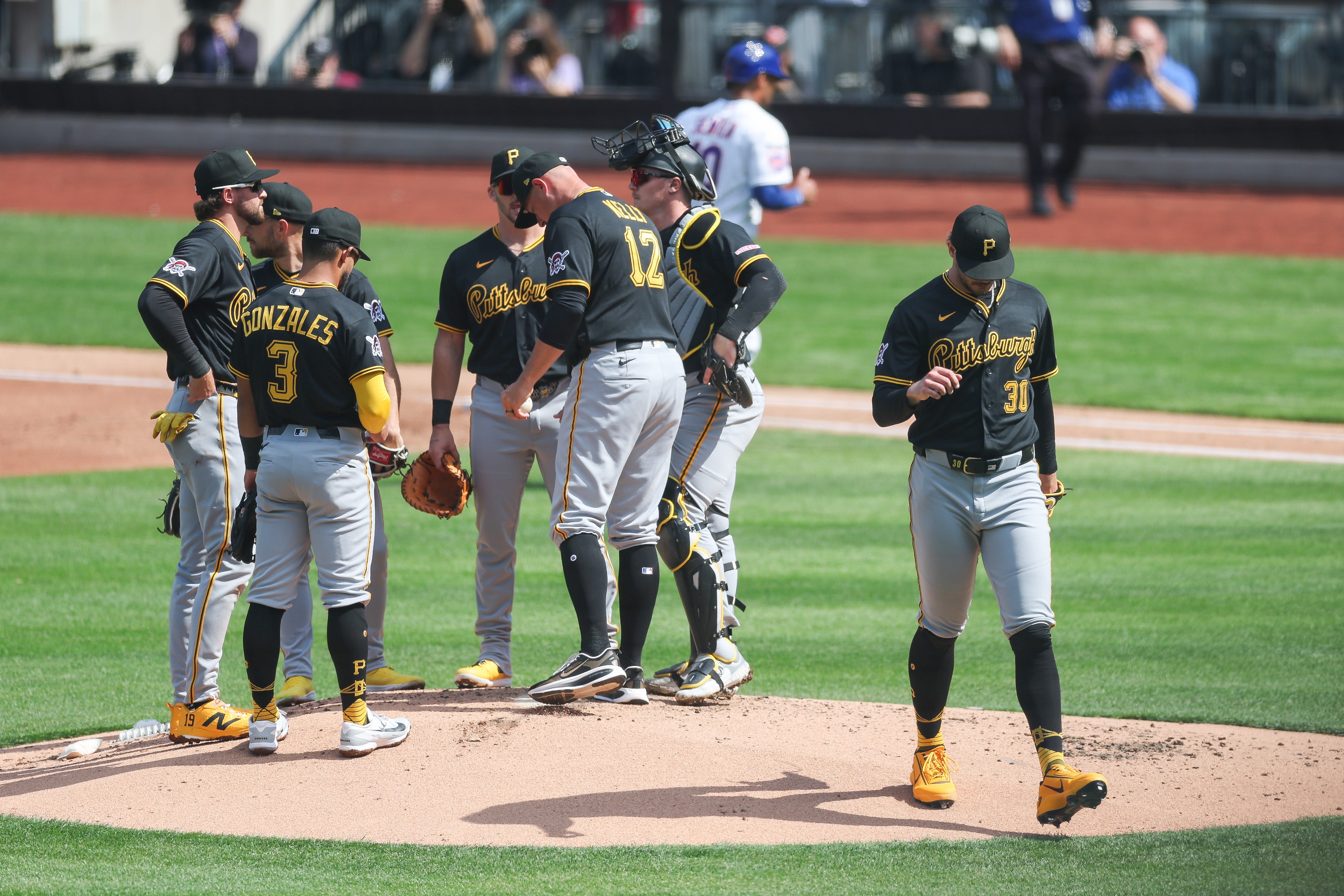 After being staked to a 2-0 lead, Pittsburgh Pirates ace Paul Skenes doesn't even make it out of first inning in season-opener vs. Mets.