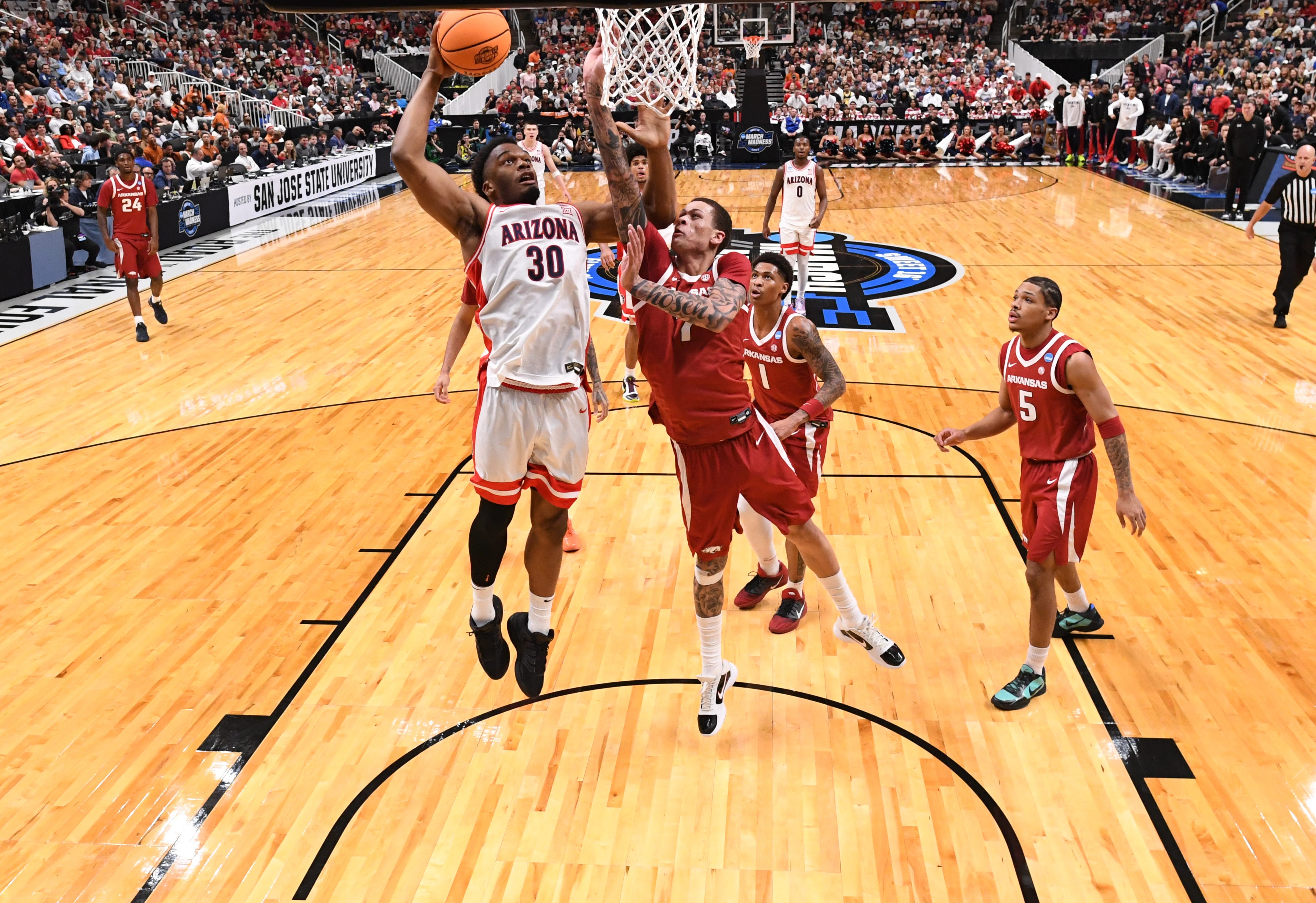 Arizona blew past Arkansas 109-88 in the Sweet 16 of the 2026 NCAA men's basketball tournament on Thursday. Here are the highlights:
