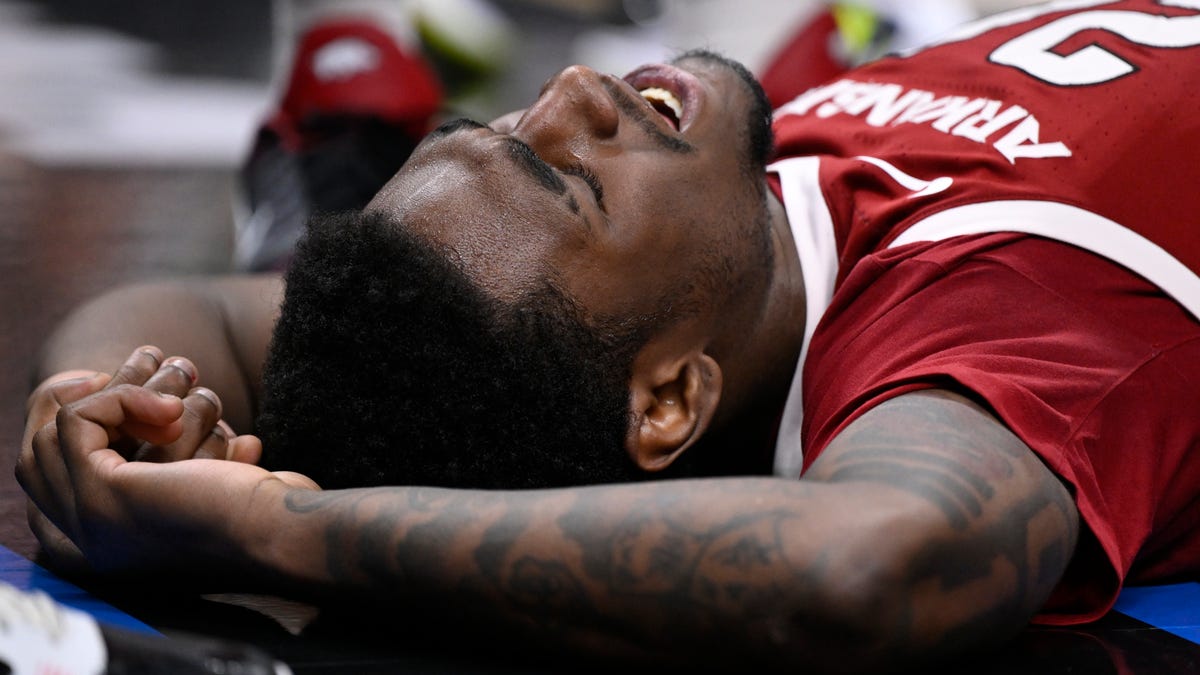 Η σειρά March Madness του μπάσκετ του Αρκάνσας τελειώνει με την ήττα Sweet 16 από την Αριζόνα