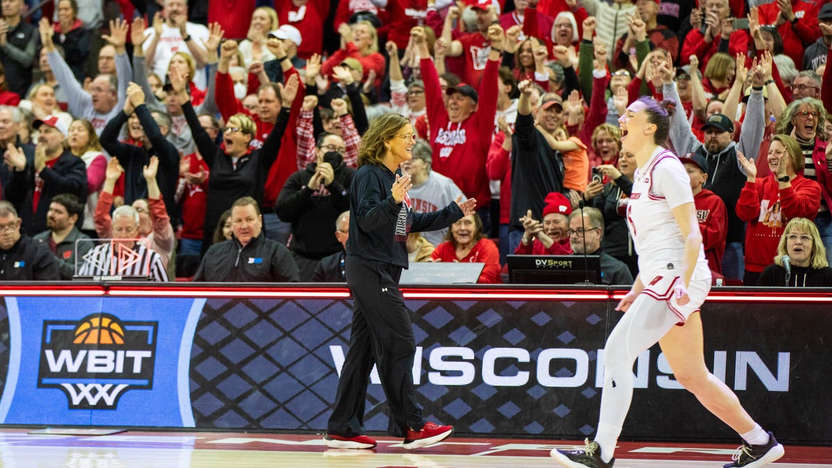 Το μπάσκετ γυναικών του Ουισκόνσιν προκρίνεται στους ημιτελικούς του WBIT