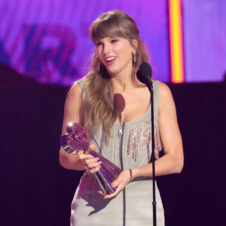 LOS ANGELES, CALIFORNIA - MARCH 26: (FOR EDITORIAL USE ONLY) Taylor Swift accepts the Pop Album of the Year award onstage at the 2026 iHeartRadio Music Awards at Dolby Theatre on March 26, 2026 in Los Angeles, California. (Photo by Kevin Winter/Getty Images for iHeartRadio)