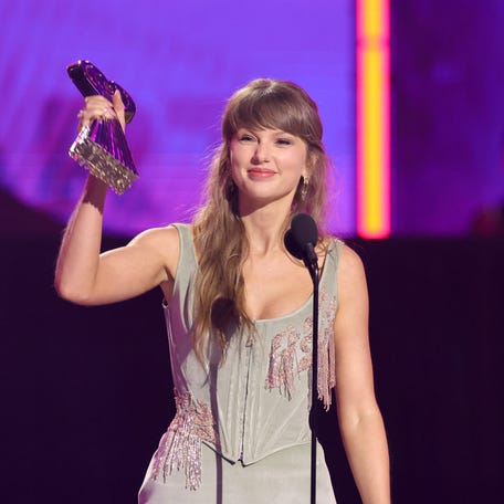 LOS ANGELES, CALIFORNIA - MARCH 26: (FOR EDITORIAL USE ONLY) Taylor Swift accepts the Pop Album of the Year award onstage at the 2026 iHeartRadio Music Awards at Dolby Theatre on March 26, 2026 in Los Angeles, California. (Photo by Kevin Winter/Getty Images for iHeartRadio)
