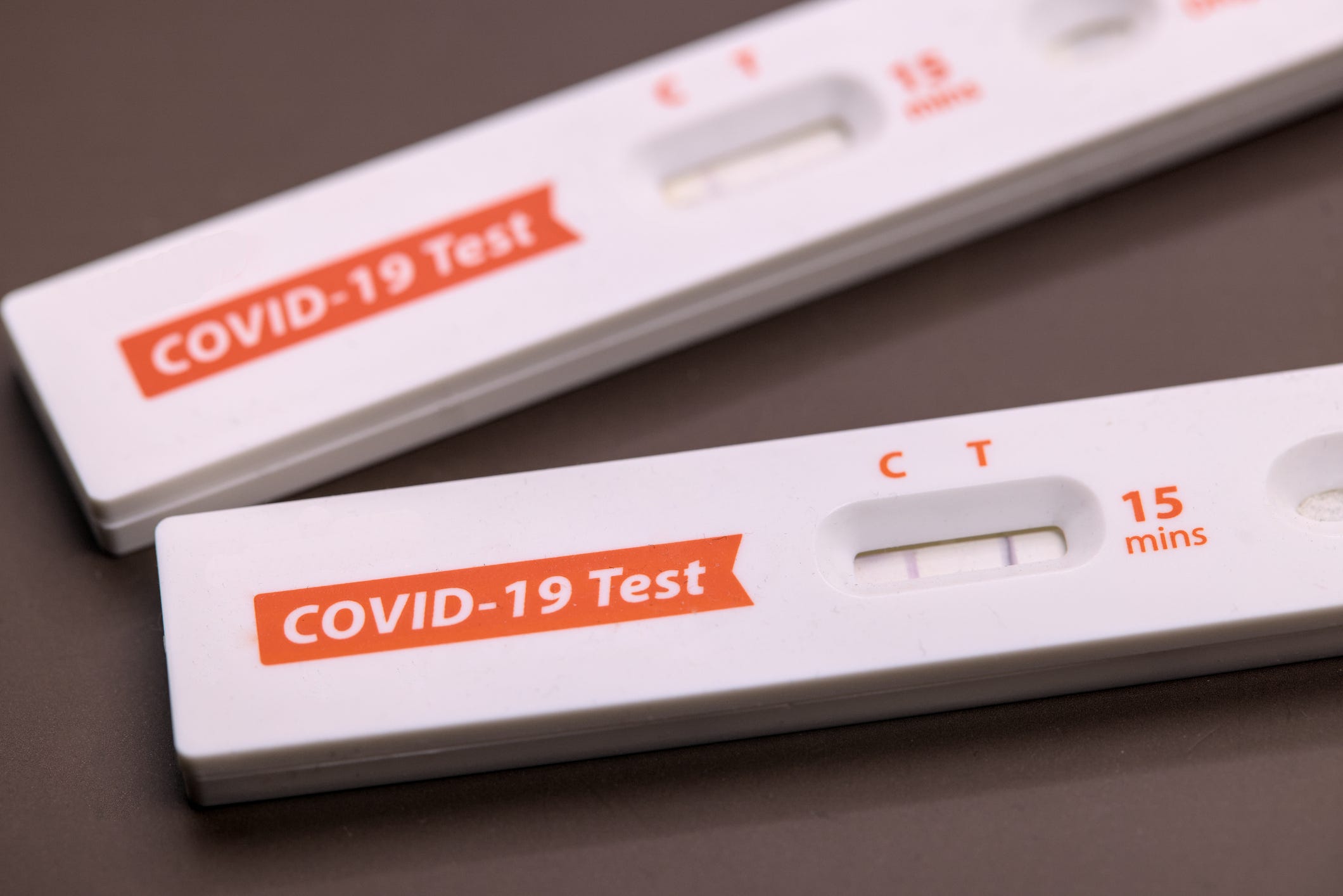 Graphic showing the spread of COVID variants across a map