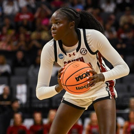 Mar 28, 2026; Sacramento, CA, USA; South Carolina Gamecocks guard Agot Makeer (44) controls the ball against the Oklahoma Sooners in the Sweet Sixteen game of the Sacramento Regional 4 of the women's 2026 NCAA Tournament at Golden 1 Center. Mandatory Credit: Ed Szczepanski-Imagn Images