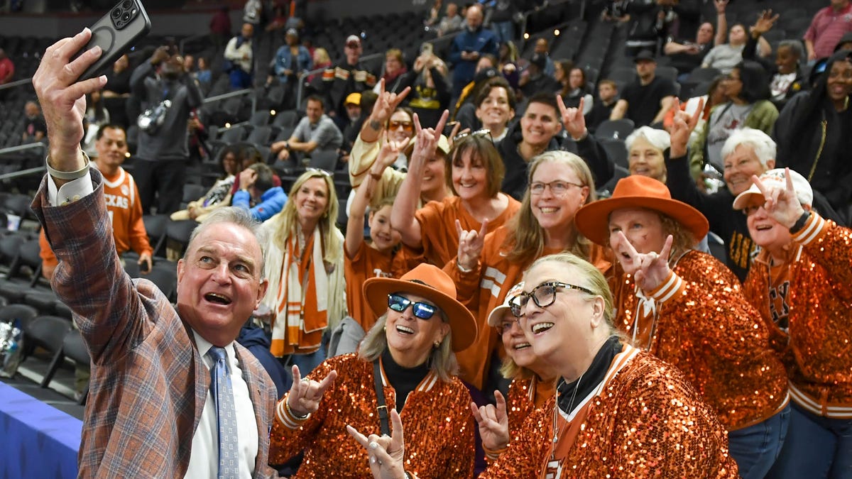 LIVE ΕΝΗΜΕΡΩΣΕΙΣ: Lady Longhorns εναντίον Κεντάκι στο NCAA Tournament Sweet 16