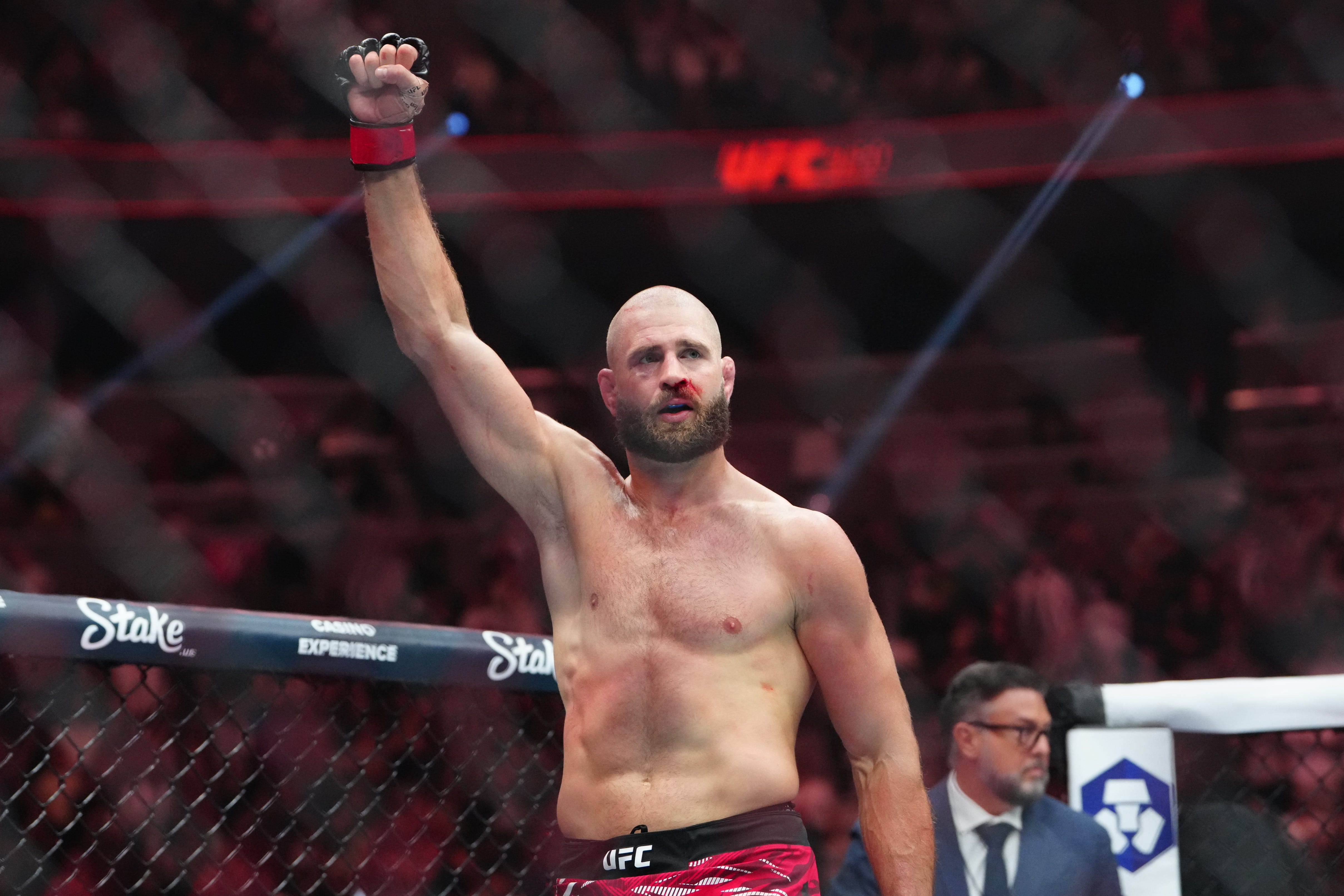 Analyst backs Prochazka UFC 327 win: Ulberg 'missing something'
