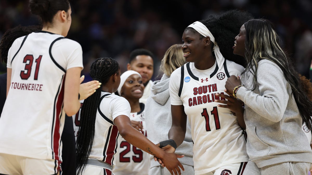 Γιατί το γυναικείο μπάσκετ Νότιας Καρολίνας εναντίον UConn δεν ήταν στο πρόγραμμα 2025-26