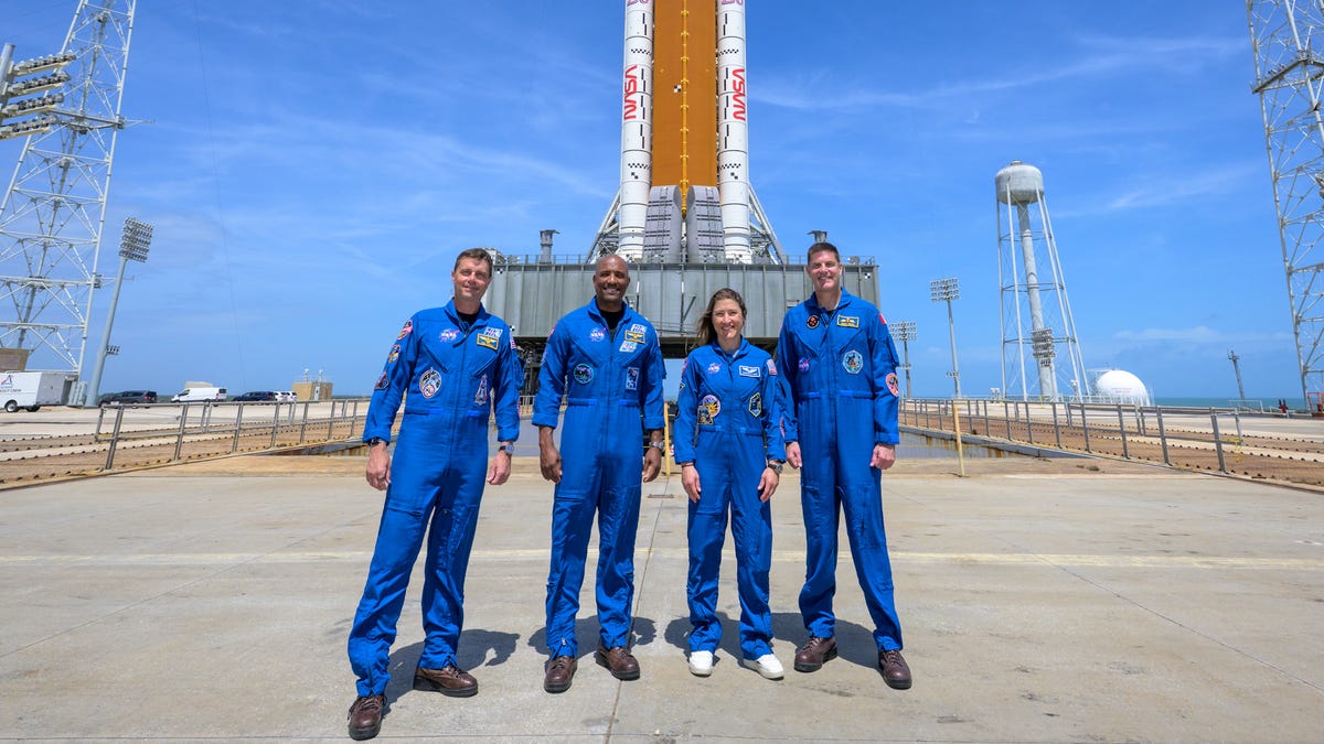 20260330_VPC_WHO ARE ARTEMIS II ASTRONAUTS_THUMB.00_00_00_00.Still003.jpg