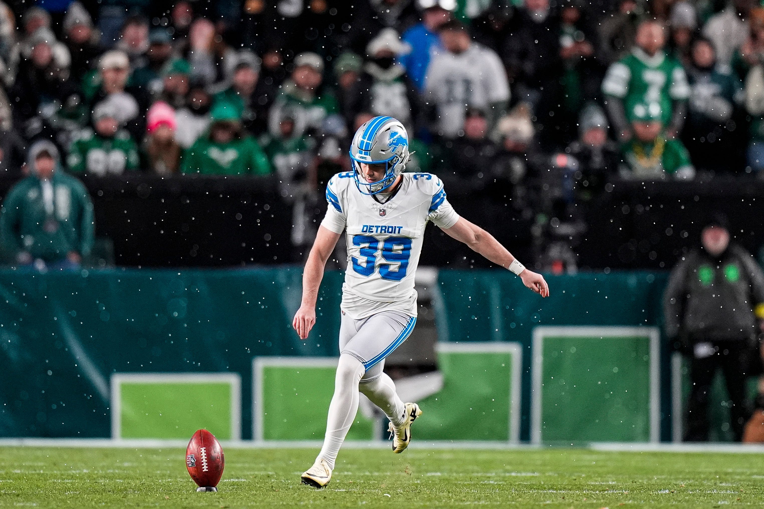 The NFL had limited onside kicks as part of its switch to the dynamic kickoff in 2024. That will no longer be the case in 2026.