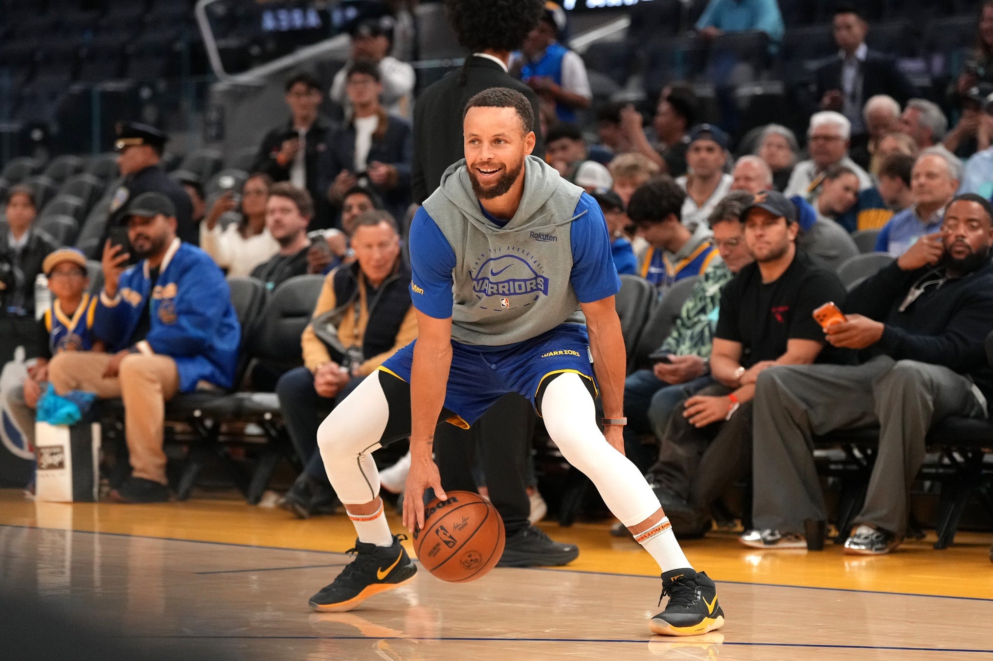 Stephen Curry continues to make progress toward a return for the Golden State Warriors. Here's the latest.