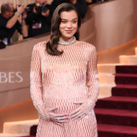 TOPSHOT - US actress Hailee Steinfeld attends the 83rd annual Golden Globe Awards at the Beverly Hilton hotel in Beverly Hills, California, on January 11, 2026. (Photo by Michael Tran / AFP via Getty Images) / -- IMAGE RESTRICTED TO EDITORIAL USE - STRICTLY NO COMMERCIAL USE --