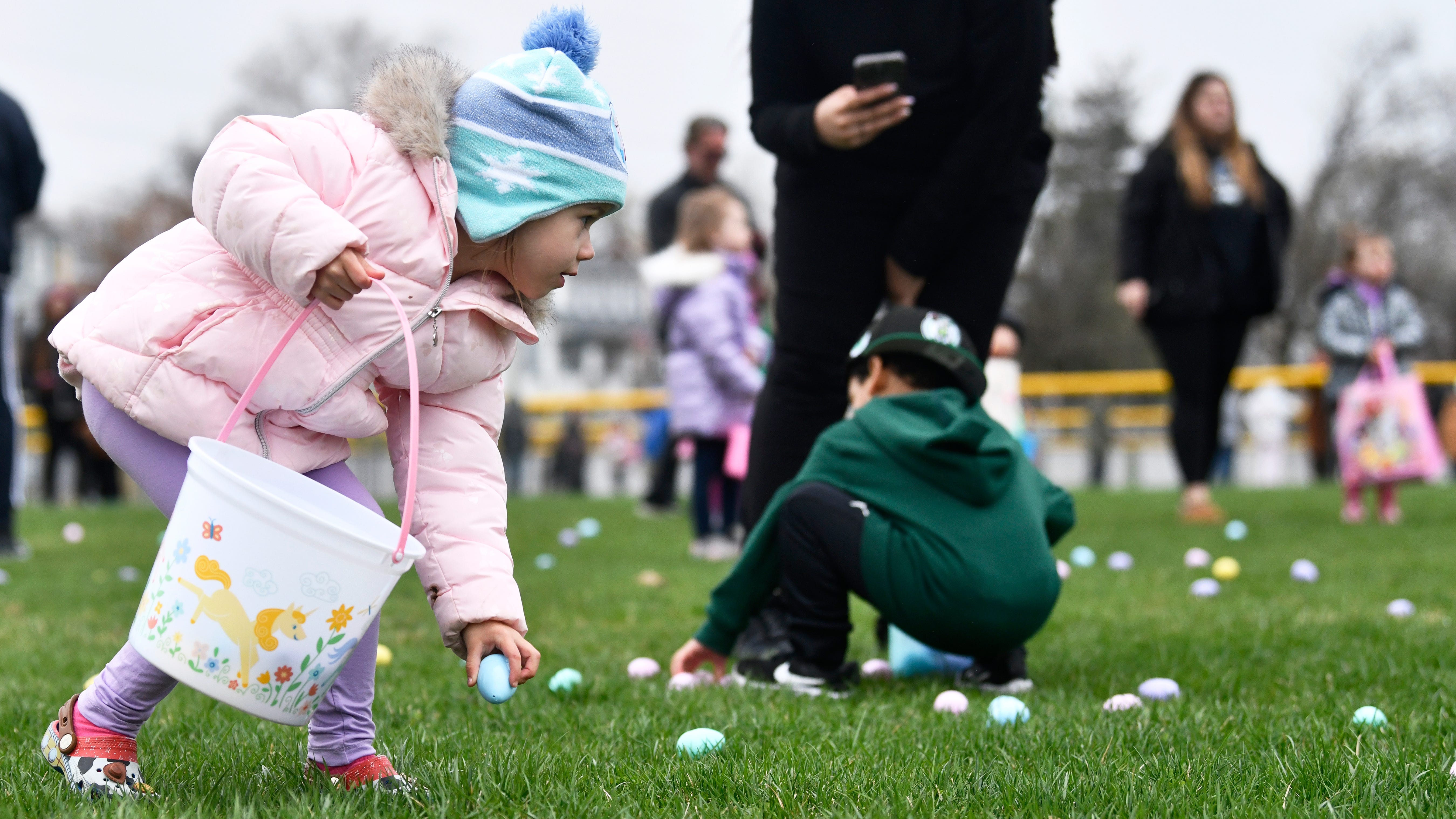 Check the latest Easter weekend weather forecast. Saturday storms could affect egg hunts for 45 million people, while Sunday looks mostly dry.
