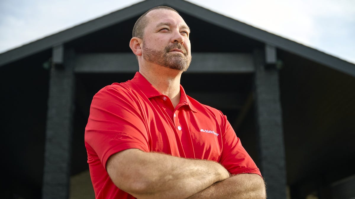 From good neighbor to good caddie: State Farm partners with amateur ...