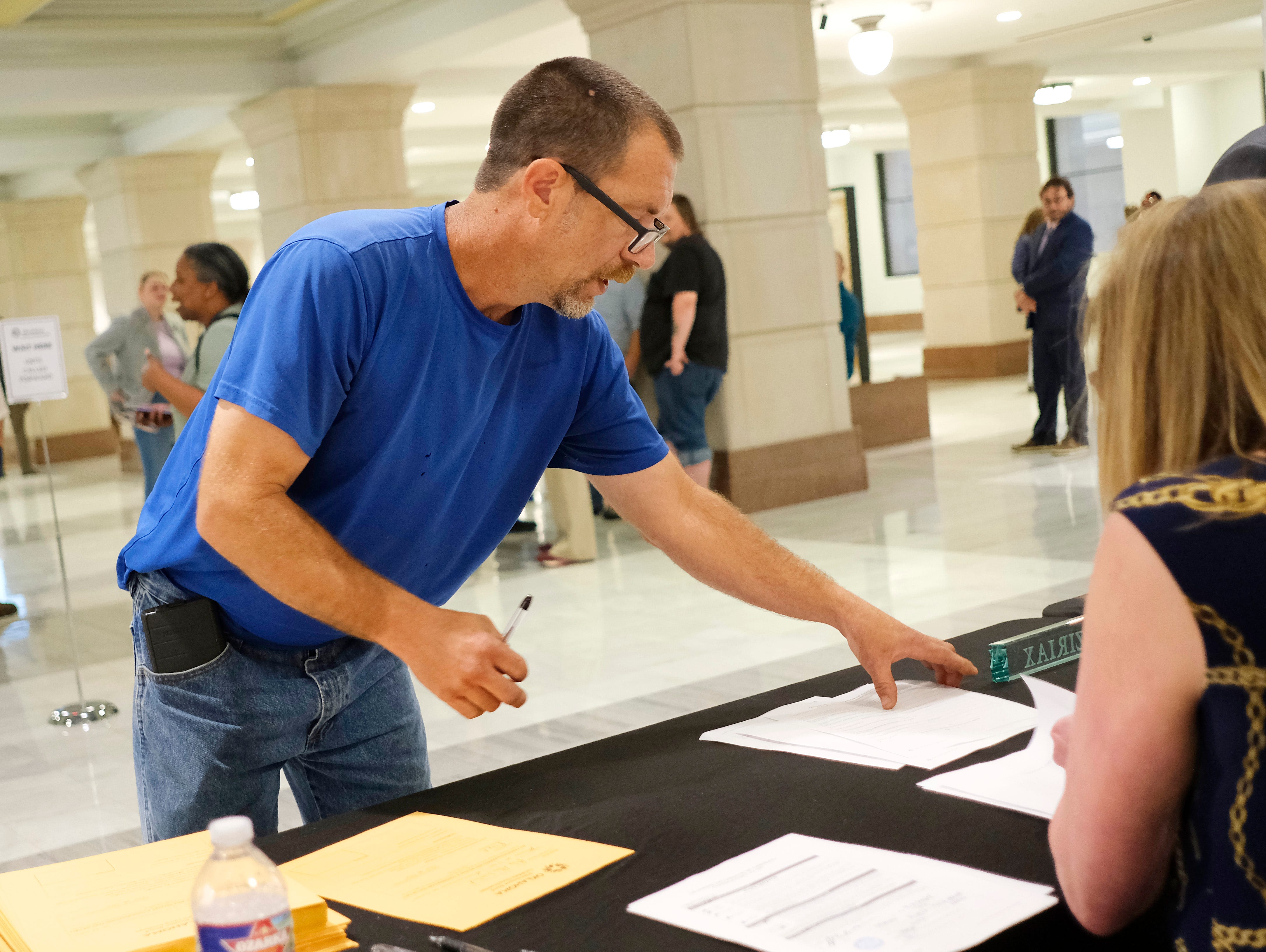 Oklahoma primary elections pit Republicans vs. Republicans