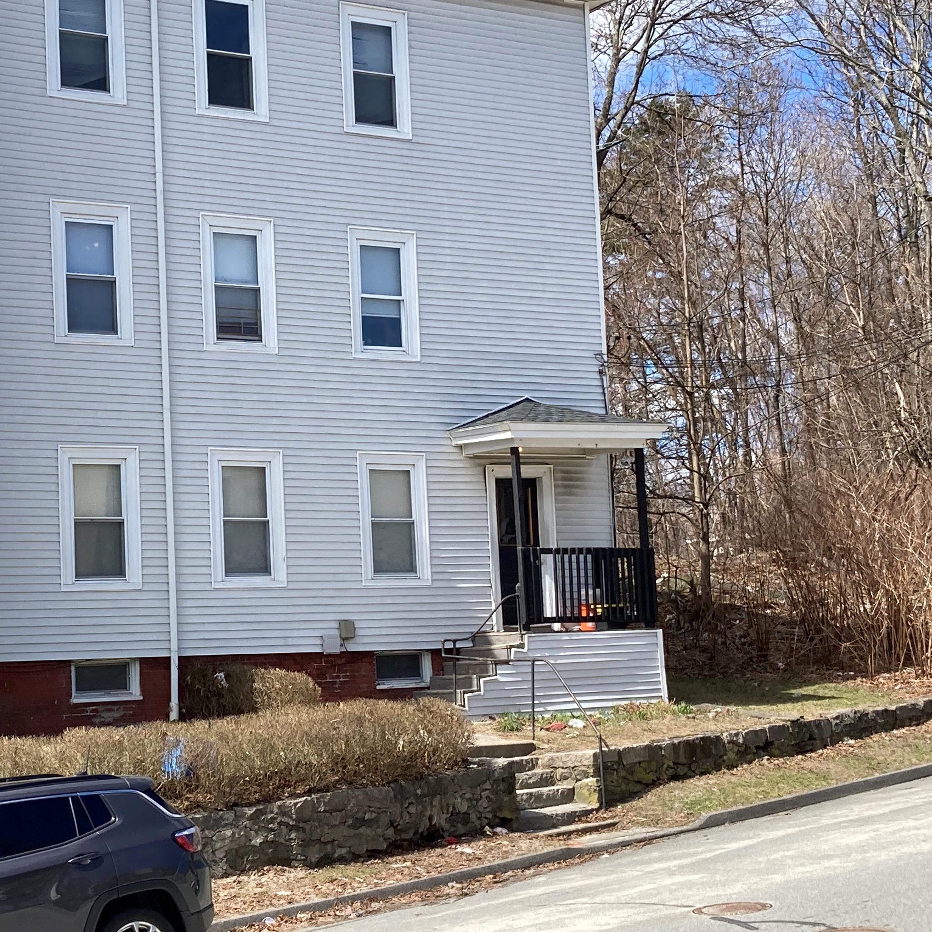 Fox attacks woman near wooded area on Vernon Hill; animal captured