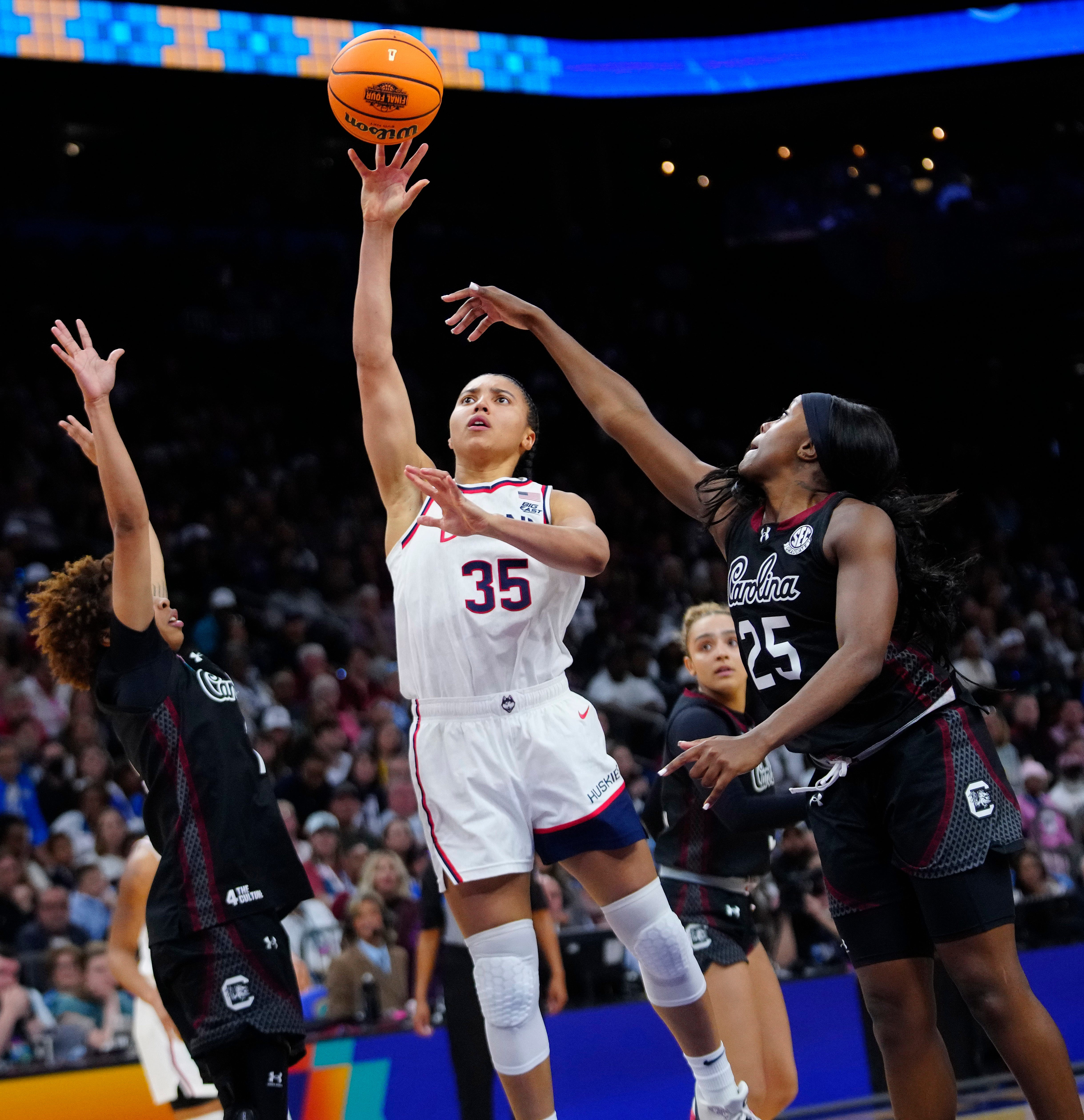 https://www.gannett-cdn.com/authoring/authoring-images/2026/04/04/PPHX/89462016007-final-four-uconn-vs-south-carolina-31.jpg?auto=webp&crop=4876,2744,x0,y755&format=pjpg&width=1200
