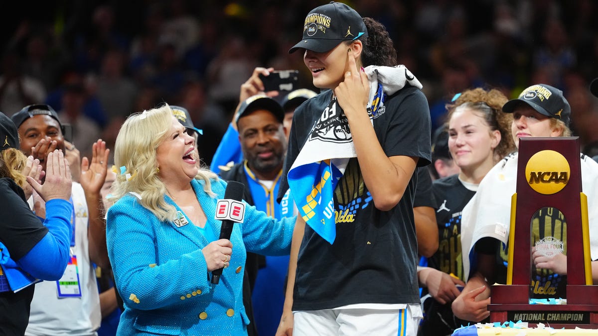 UCLA senior Lauren Betts MOP performance shows grit and poise, controlling the paint and celebrating as the Bruins surge on the championship stage.