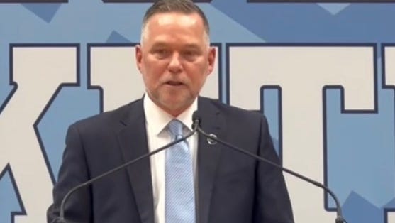 Το UNC basketball προσθέτει ο Νεοκλής Αβδαλάς. Τι σημαίνει για τον Michael Malone, Tar Heels