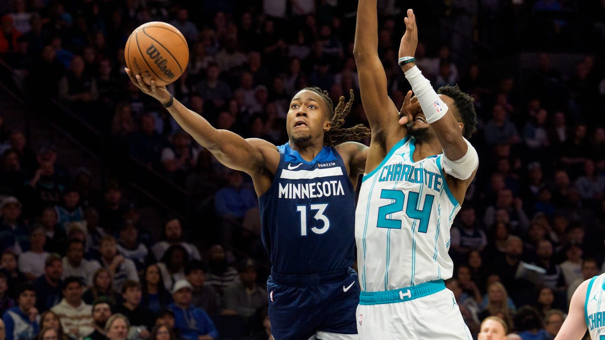 Timberwolves vs Pacers in-game action
