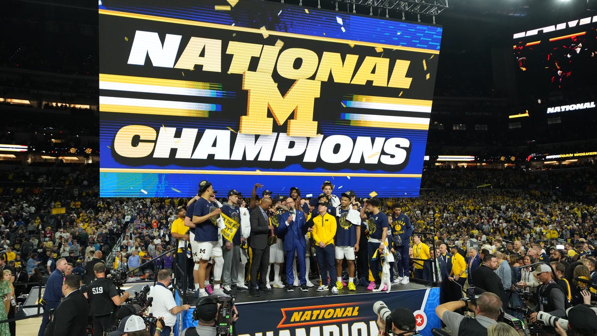 UConn Huskies vs Michigan Wolverines