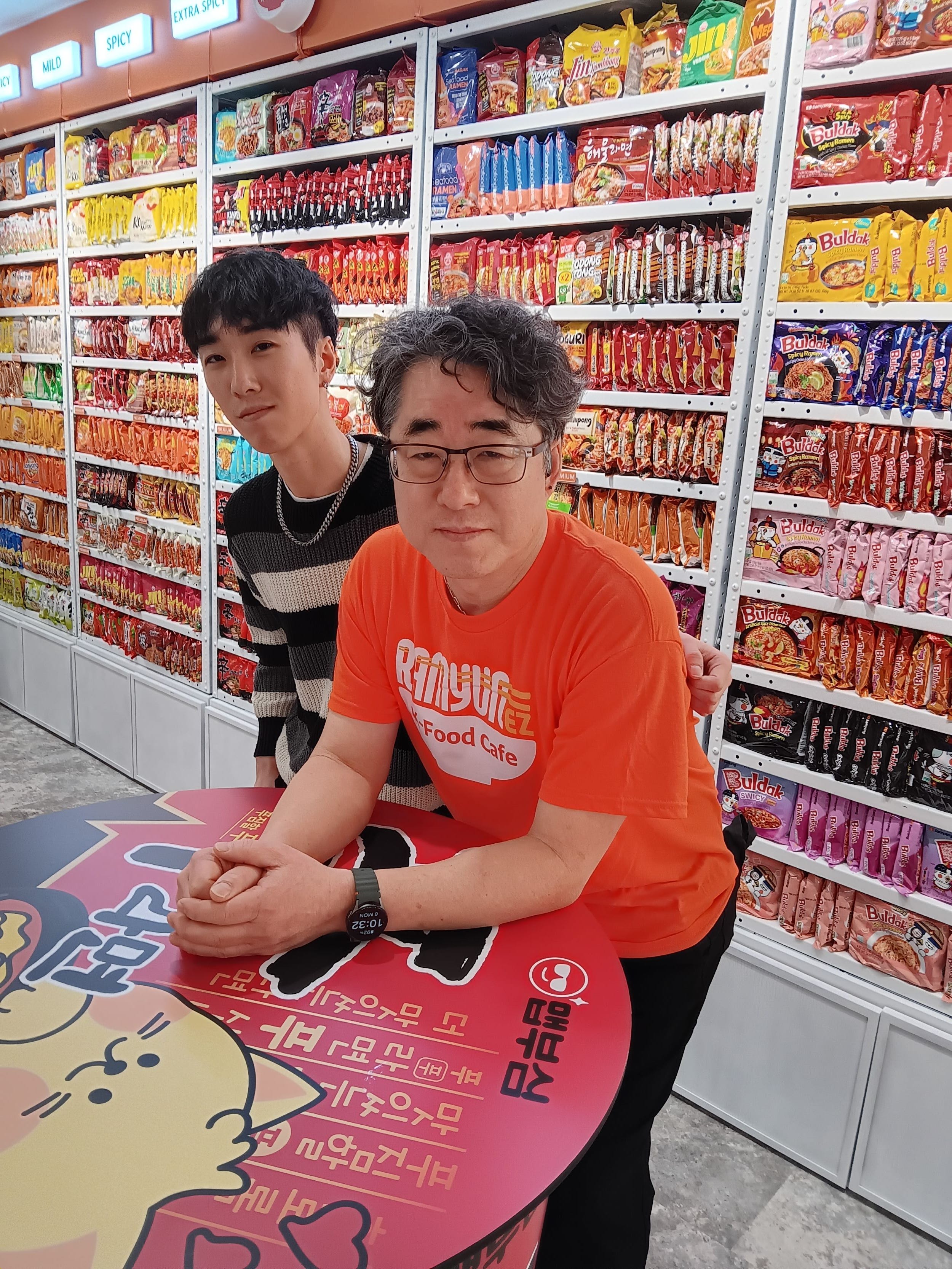 Viral self-cook ramen trend to come to Columbus