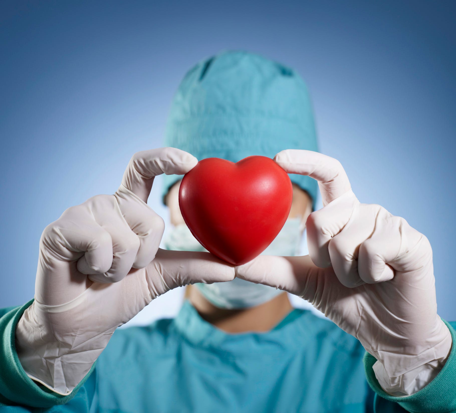 Personal Accounts Highlight Risks in Donor Organ Transportation Methods for Heart Transplants