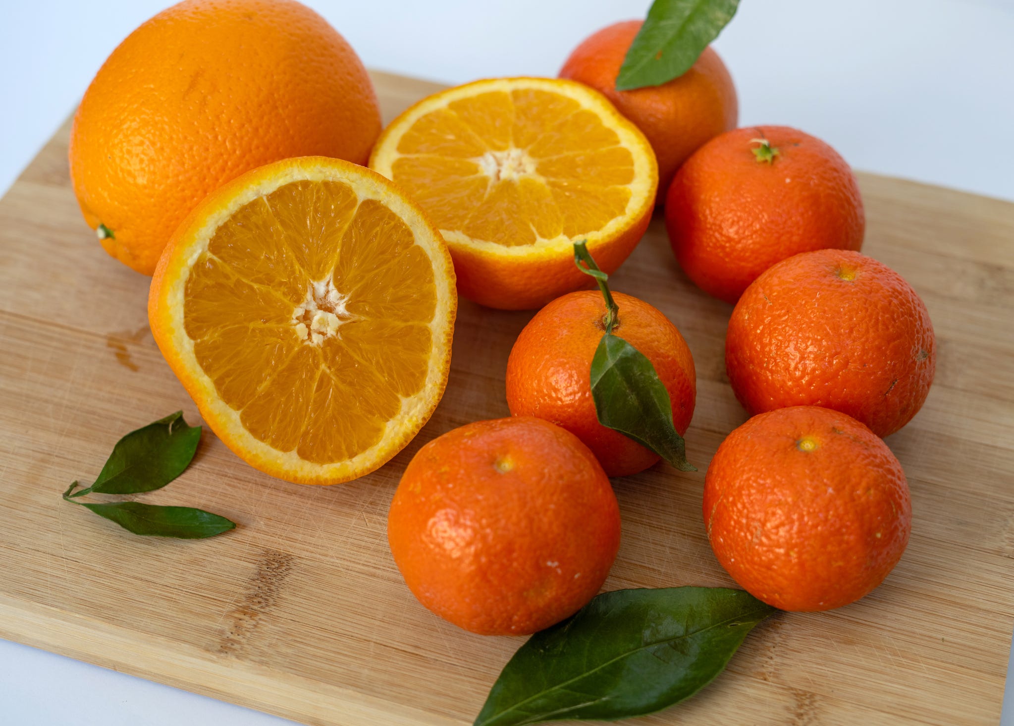 From their botanical origins to their flavor and texture, key differences set mandarins and oranges them apart. Here’s what to know.