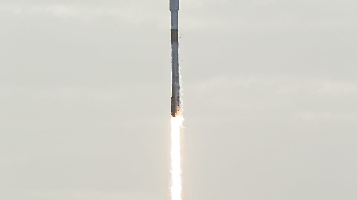 See photos of the Saturday SpaceX rocket launch from Florida with NASA resupply mission