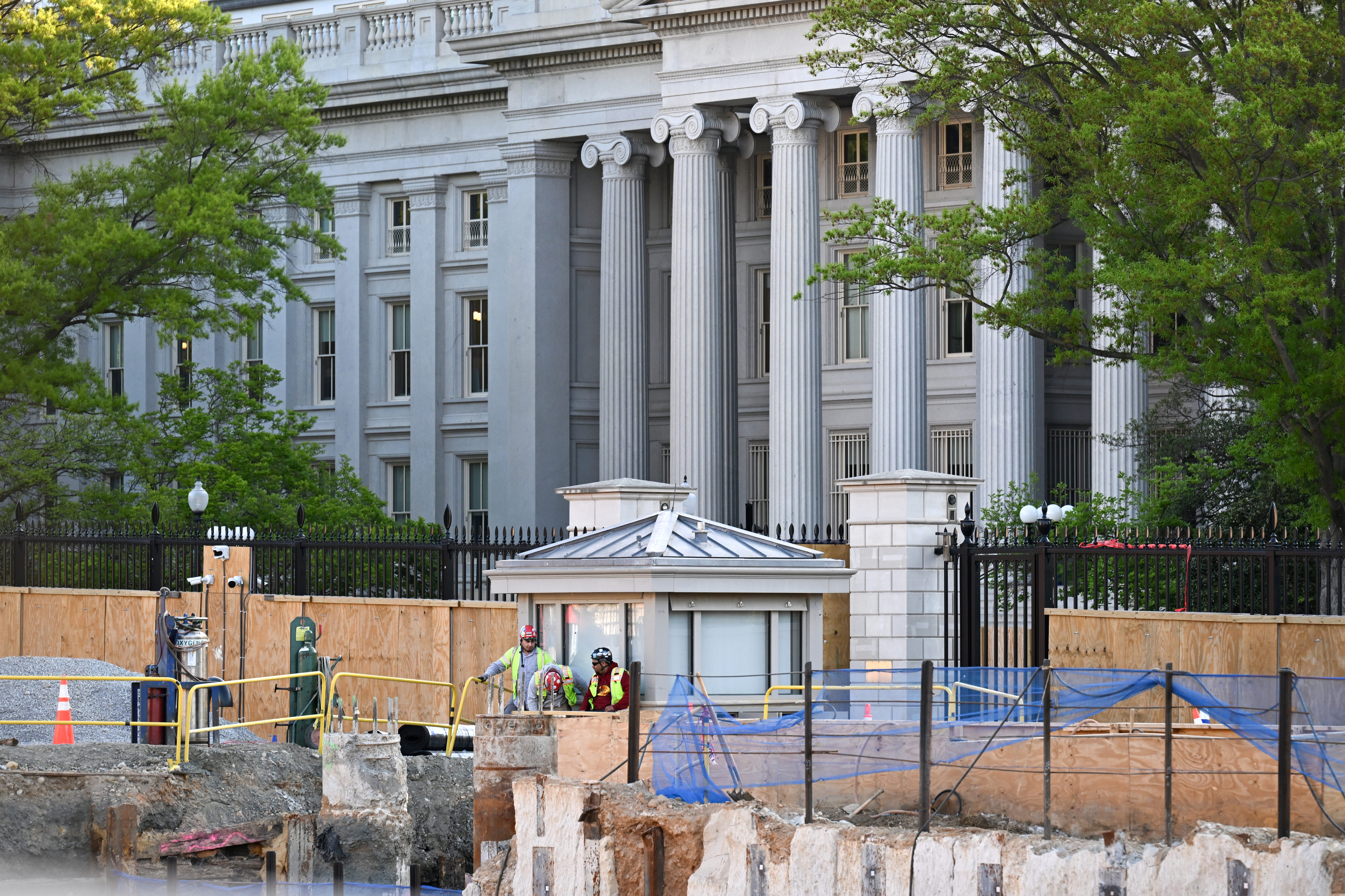 Ruling gives more time for work on Trump's White House ballroom
