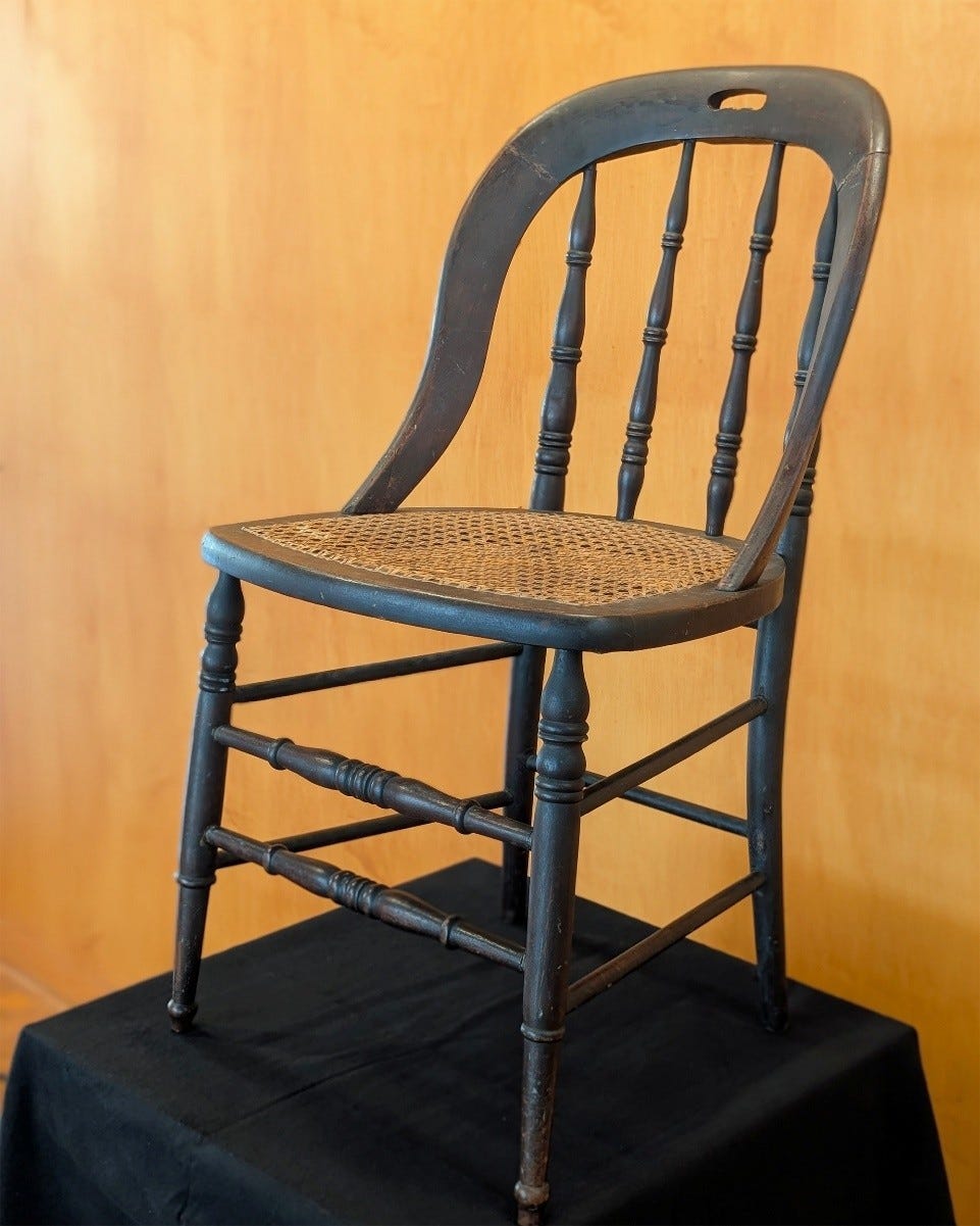 Chair from night of Lincoln assassination heads to Illinois museum