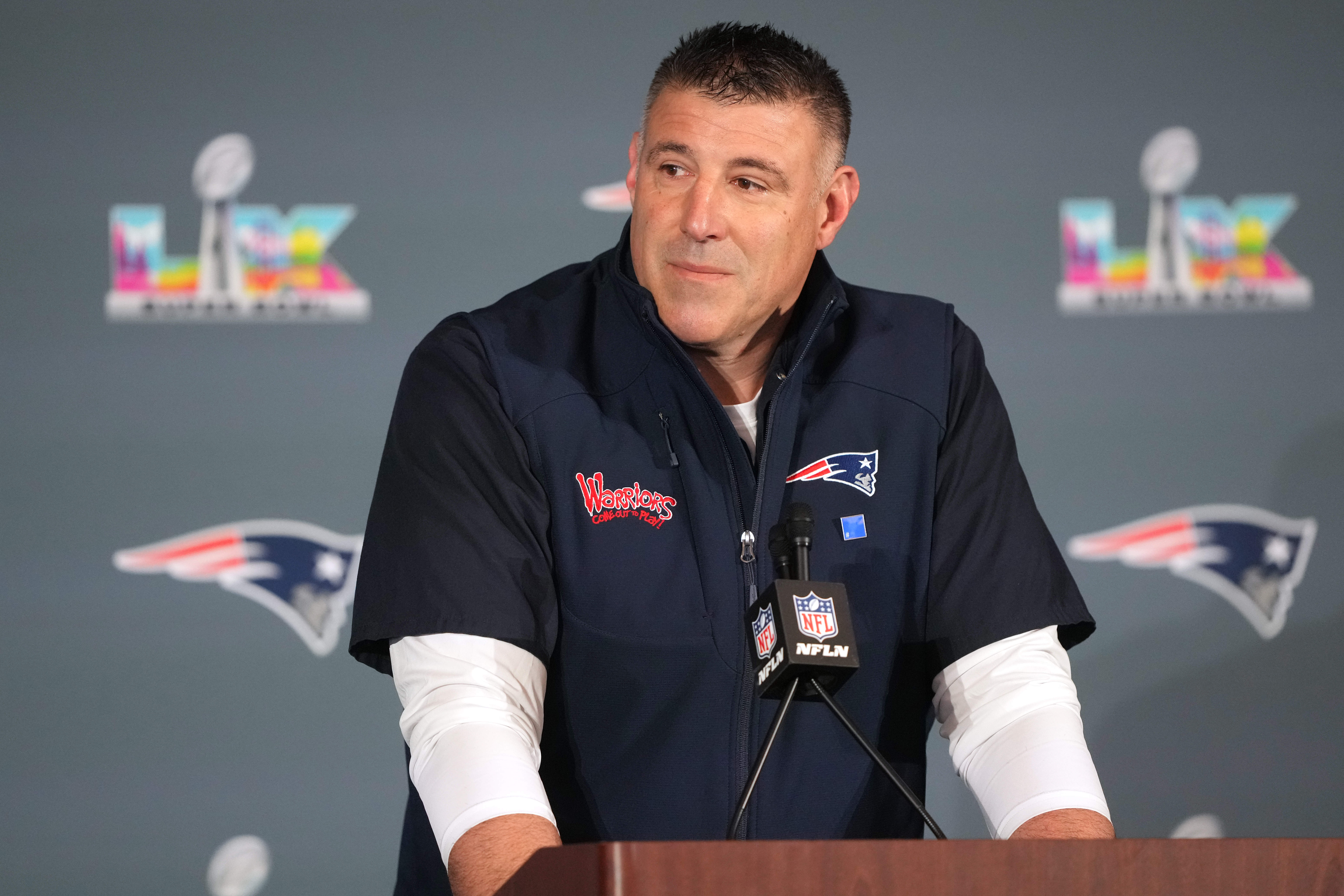 How has Patriots coach Mike Vrabel's last week at work gone? 