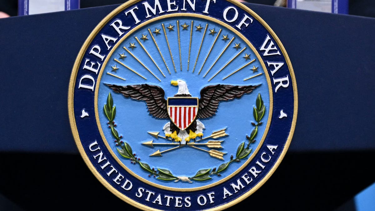 अमेरिकी सेना का कहना है कि होर्मुज जलडमरूमध्य की नाकाबंदी के हिस्से के रूप में छह जहाज पलट गए