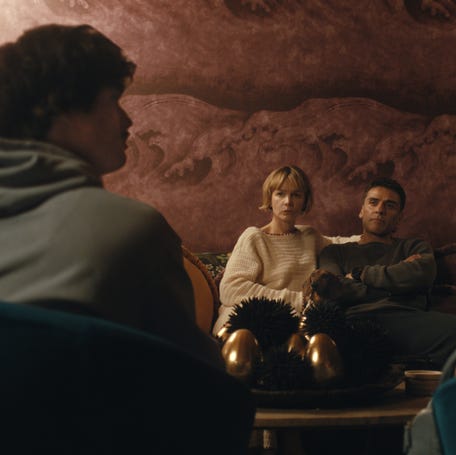 "Beef" Season 2 stars (L to R) Charles Melton as Austin Davis, Carey Mulligan as Lindsay Crane-Martin, Oscar Isaac as Josh Martin and Cailee Spaeny as Ashley Miller.