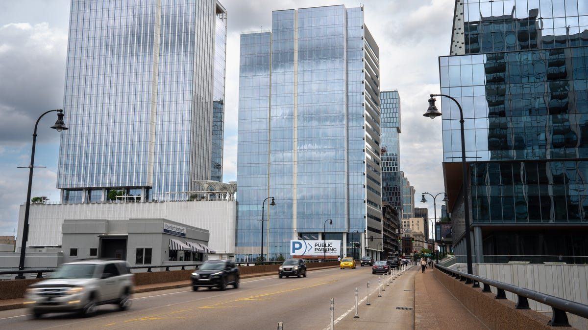 AI's Double-Edged Sword: How Artificial Intelligence is Reshaping Tennessee's Tech Job Market