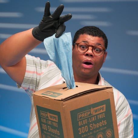 Lint-free wipes tackle spills, greasy fingerprints and windows smudges for easy, on the go cleanups.