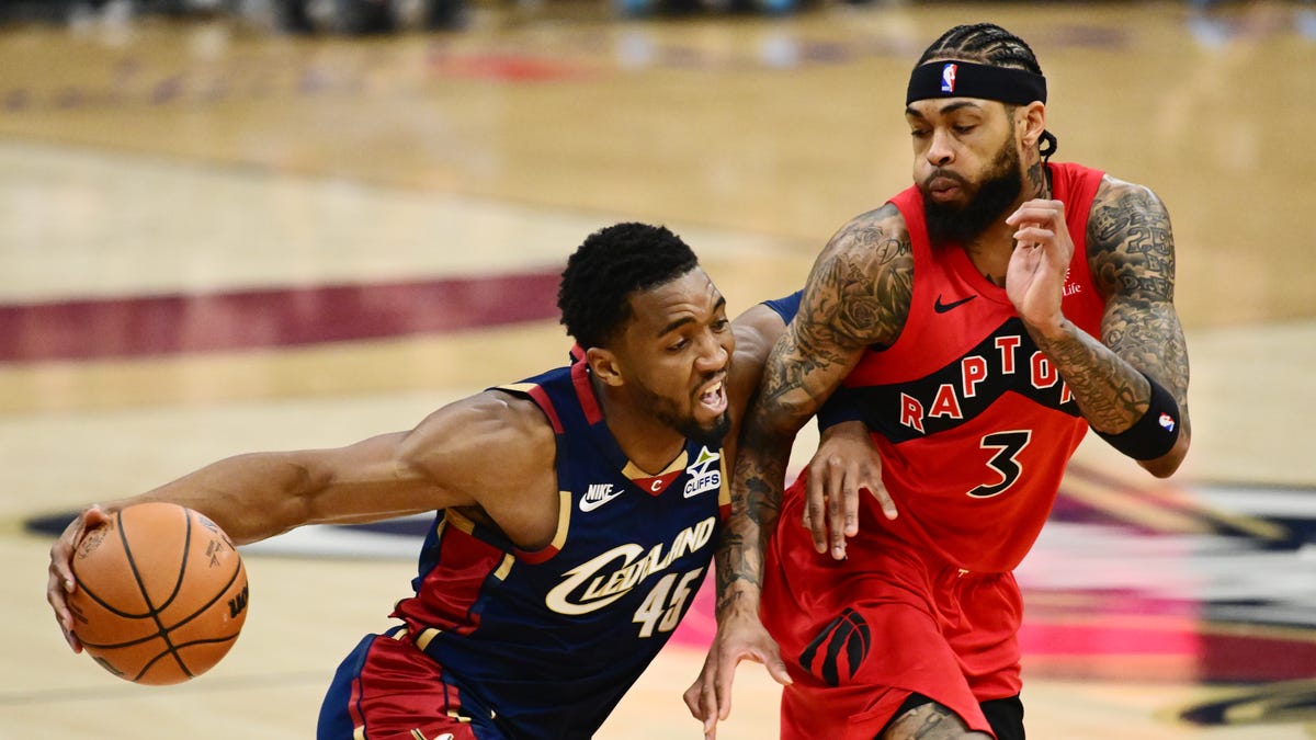 Cavs warmup before Game 1