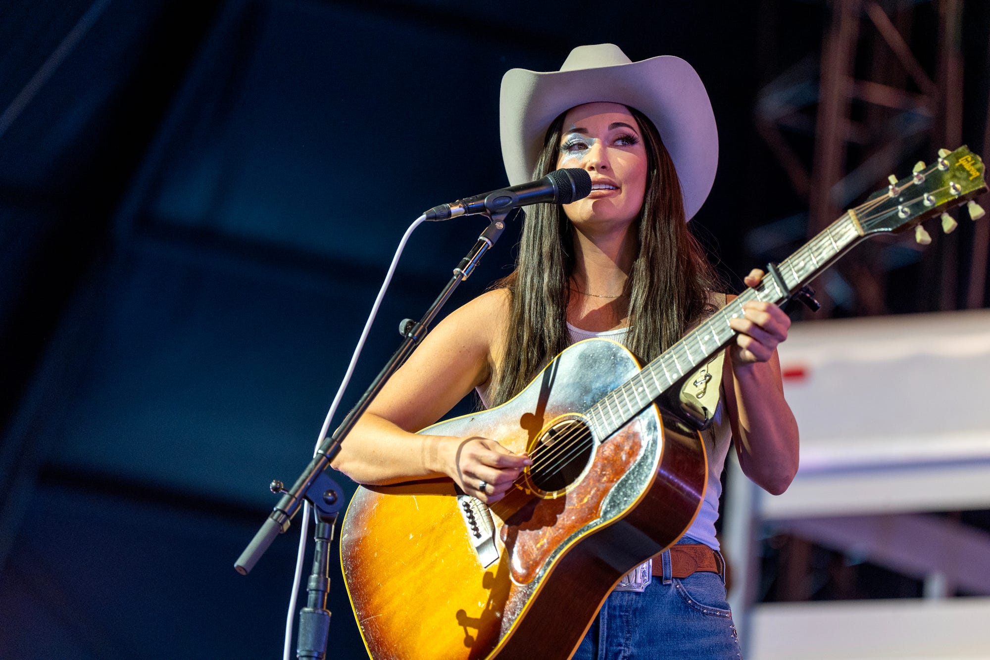 Kacey Musgraves performing surprise set