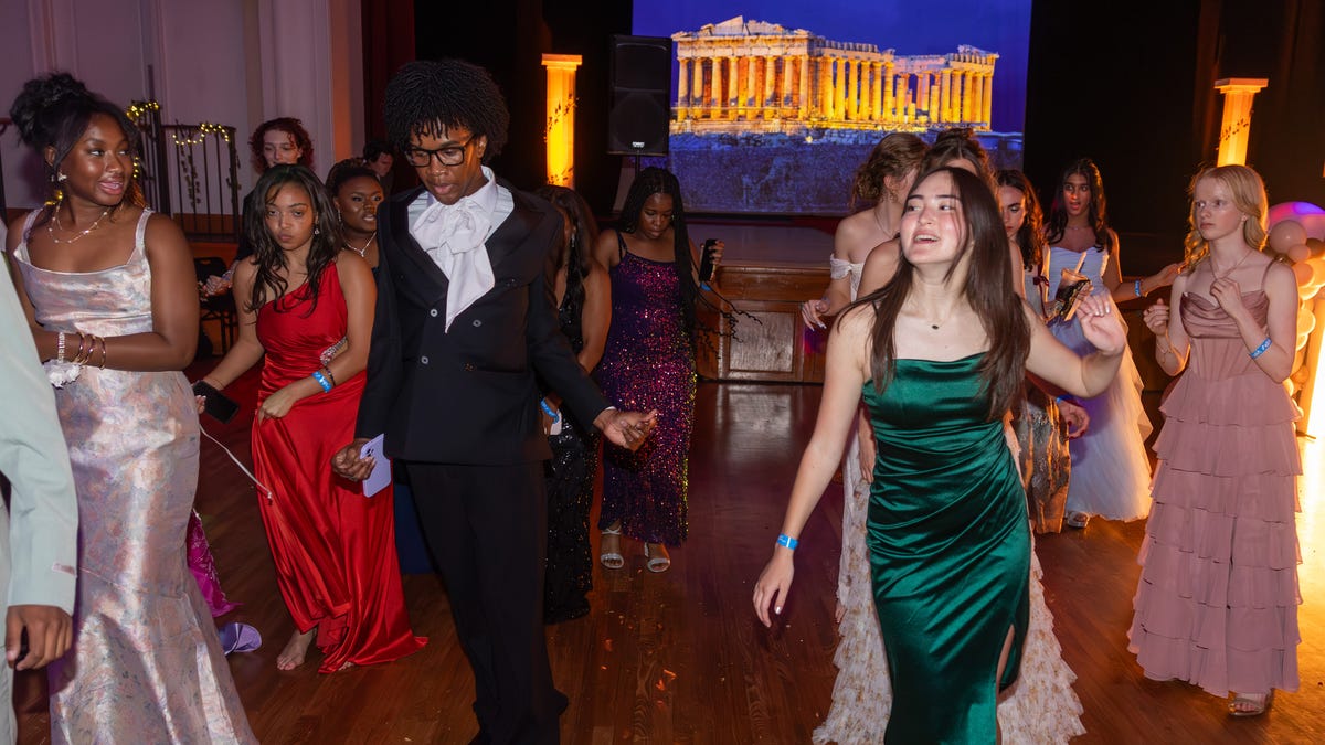 Φοιτητές του Πανεπιστημίου του Νάσβιλ χορεύουν στο Durnan Auditorium