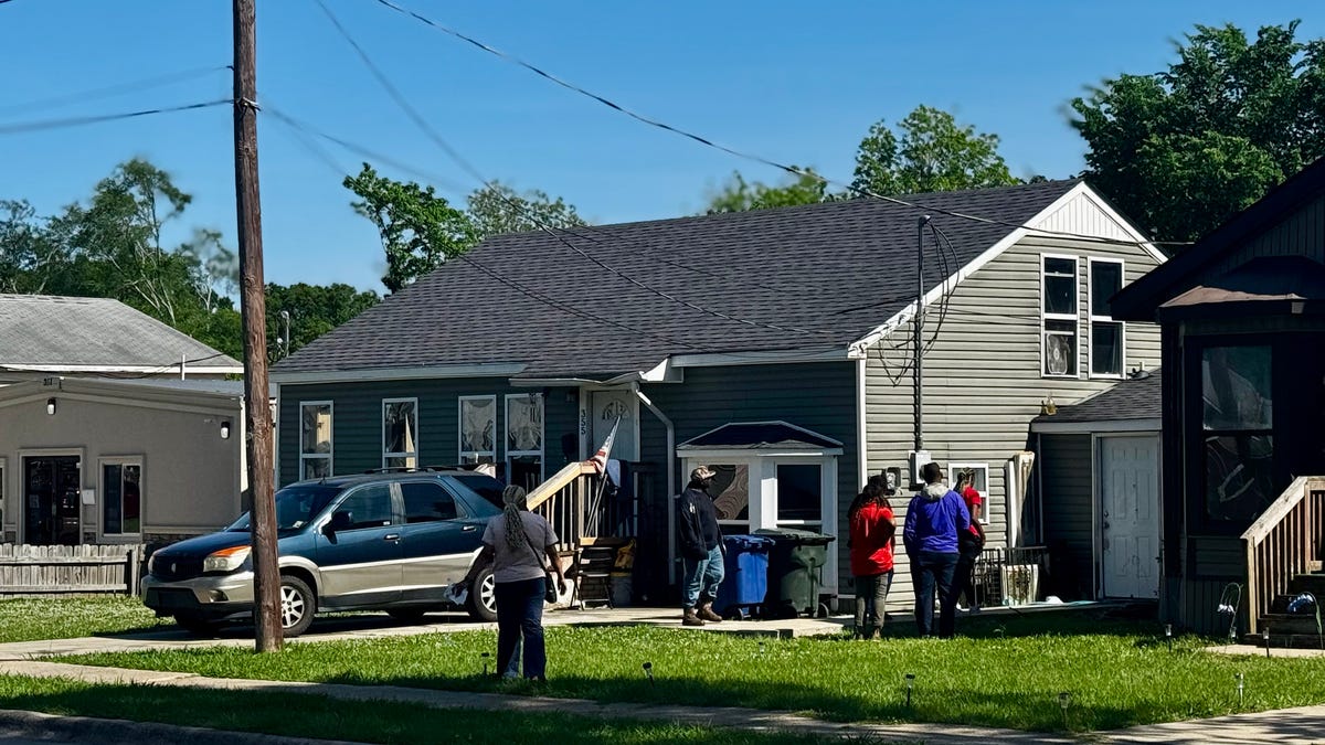 Crime scene tape has been taken down in the 300 block of West 79th Street in Shreveport on Sunday, April 19, 2026 where eight children are dead in what police believe was a domestic shooting.